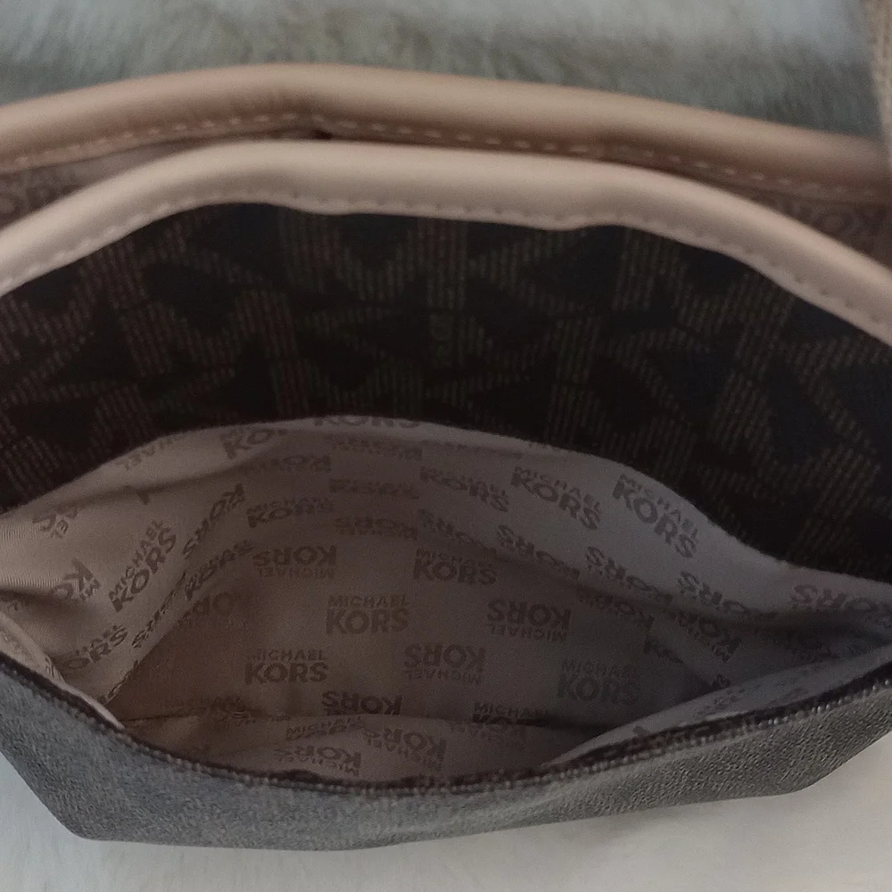 Michael Kors Cross Body Bag - Picture 7 of 10